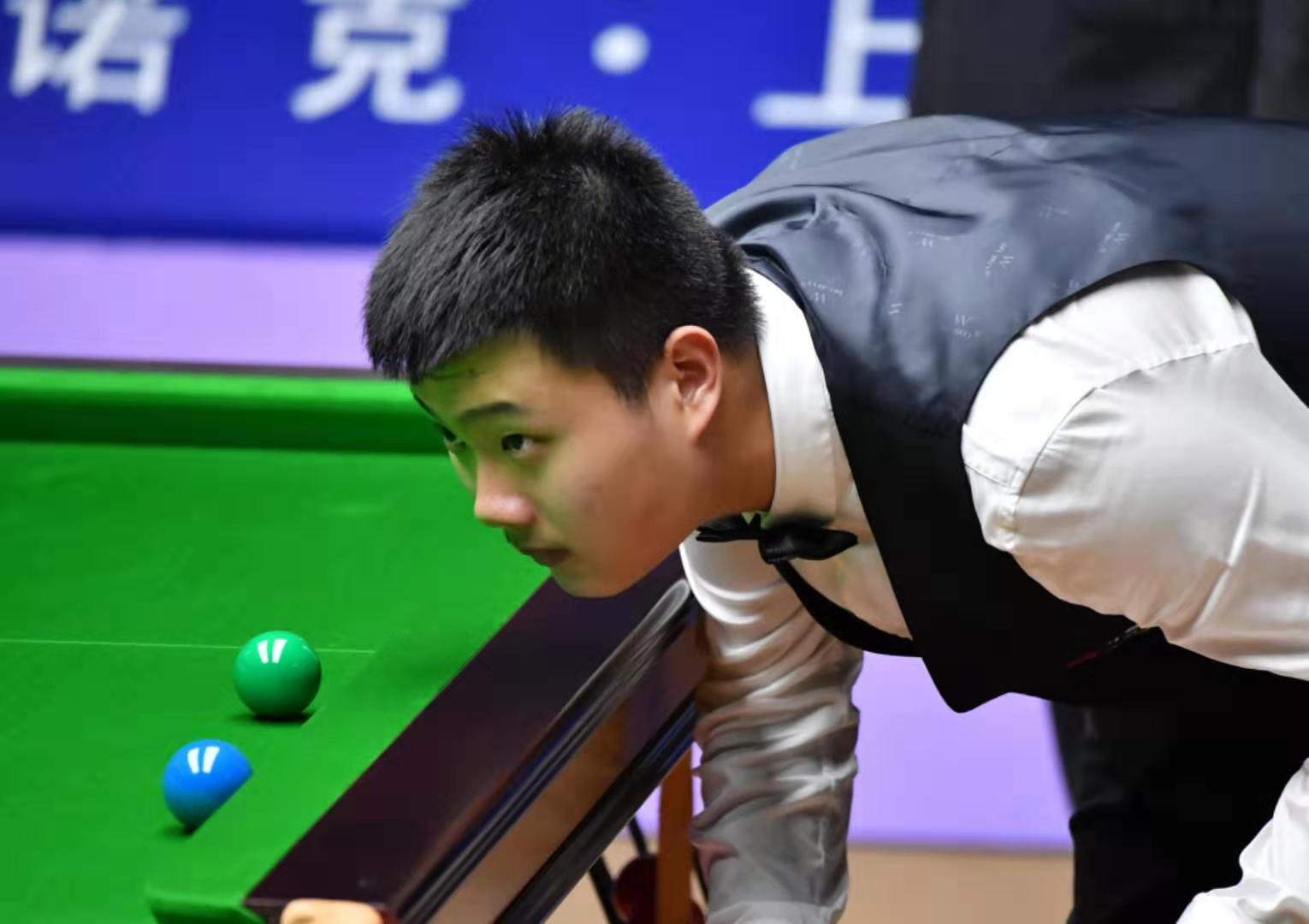 设在湖畔空 设在湖畔空