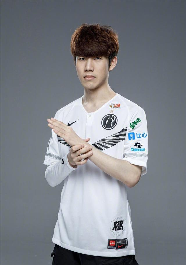 而意大利则 而意大利则