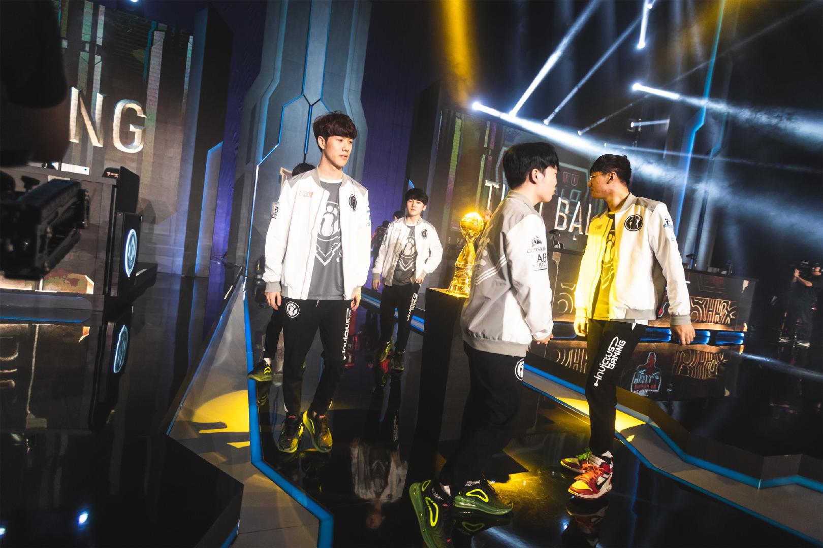 转身